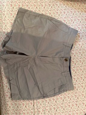 crown & ivy Light Gray Men's Flat Front Shorts